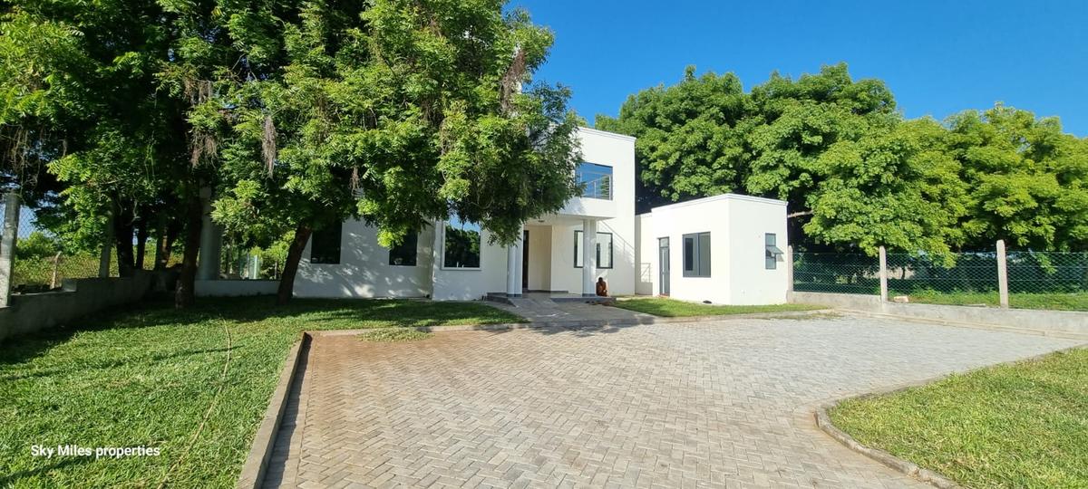 4 Bed Villa with En Suite in Vipingo - 11