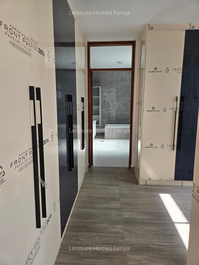 5 Bed Villa with En Suite at Apple Cross - 18