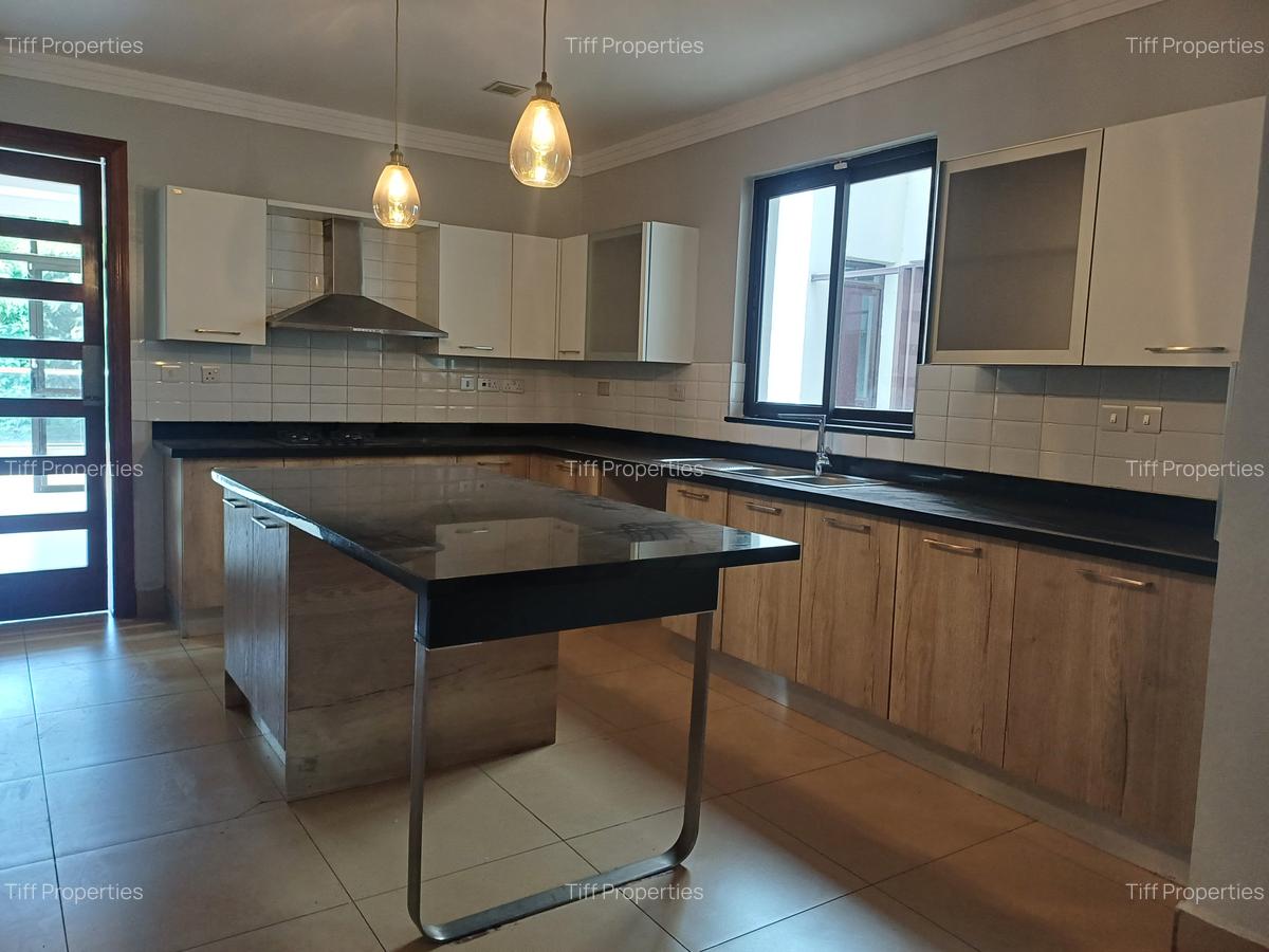 5 Bed Townhouse in Karen - 8