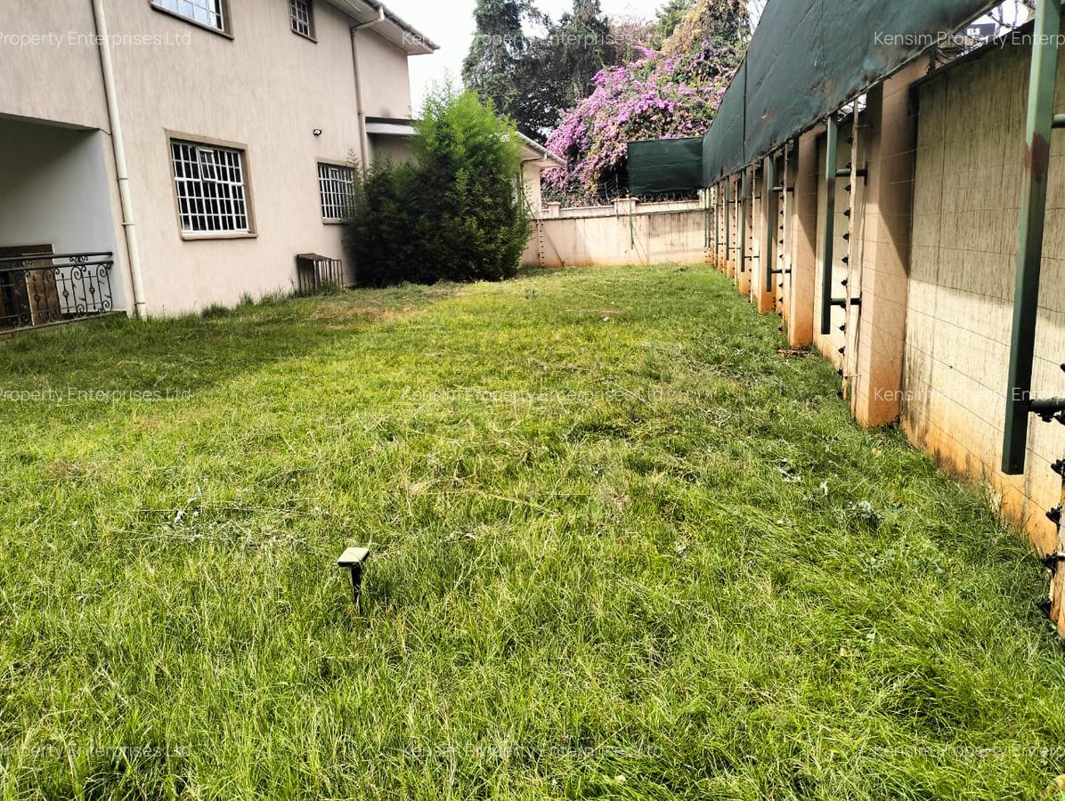4 Bed Townhouse with En Suite in Lavington - 11