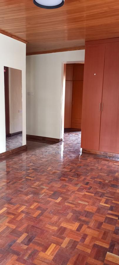 5 Bed Townhouse with En Suite in Lavington - 11