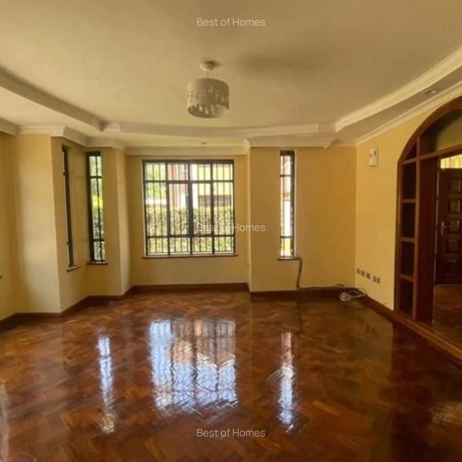 5 Bed Townhouse with En Suite in Lavington - 4