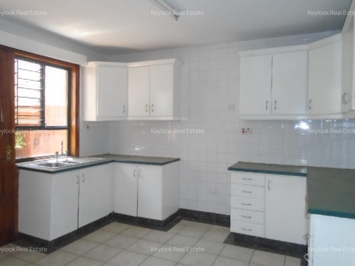 2 Bed Townhouse with En Suite at Kileleshwa - 14
