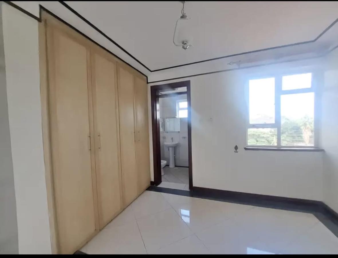 1 Bed Apartment with En Suite at Westlands - 8