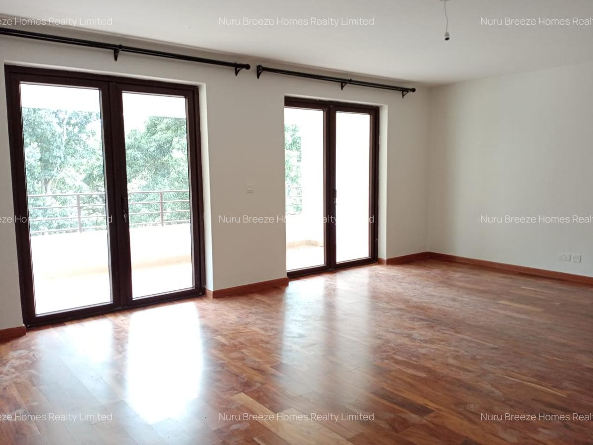 5 Bed Townhouse with En Suite in Lavington - 4