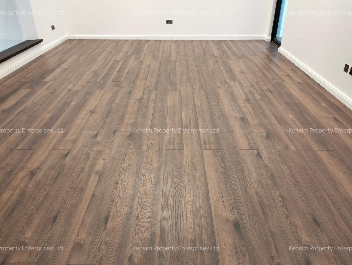 5 Bed Townhouse with En Suite in Lavington - 20