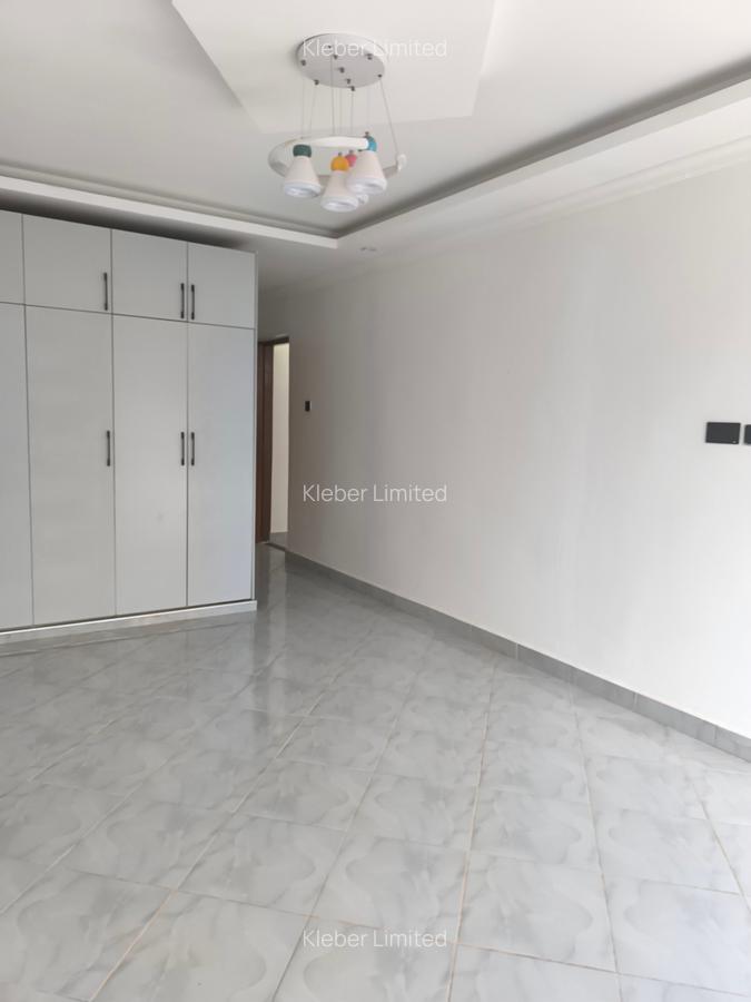 4 Bed House with En Suite in Ruiru - 9