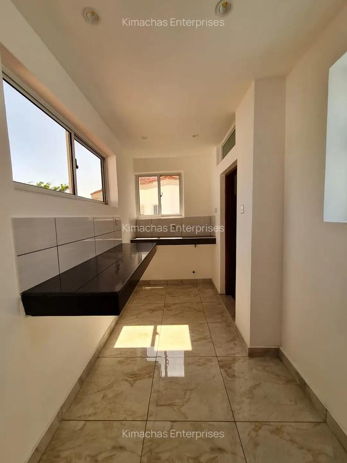 1 Bed Apartment with En Suite at 2Nd Avenue Nyali - 13