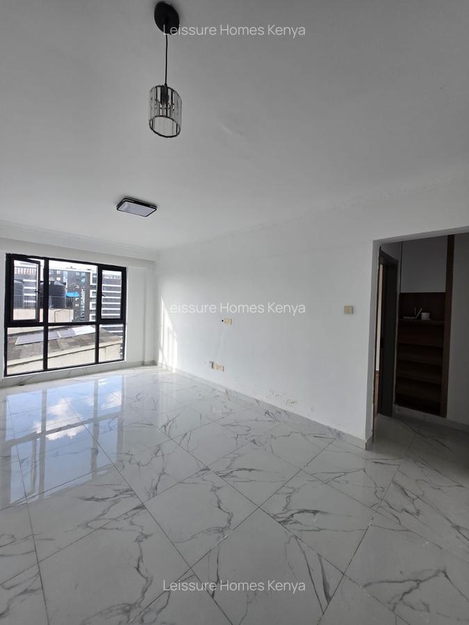 1 Bed Apartment with Gym at Wood Avenue - 3