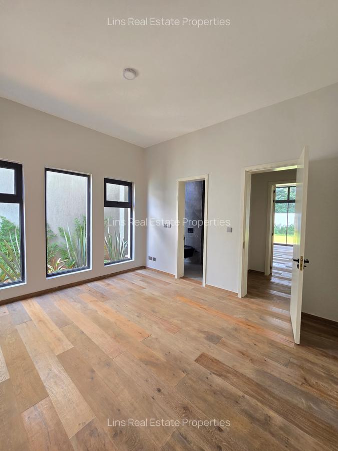 5 Bed Townhouse with En Suite in Runda - 13