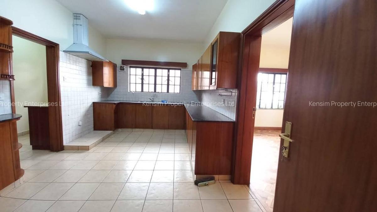 4 Bed Townhouse with En Suite in Spring Valley - 13