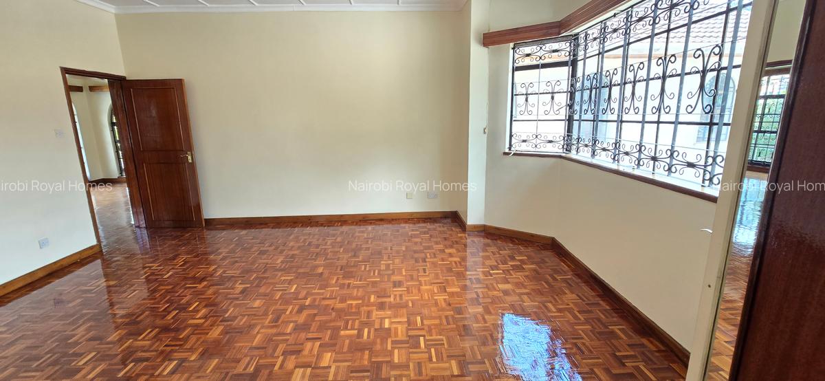 4 Bed Townhouse with En Suite at Lavington Green - 12