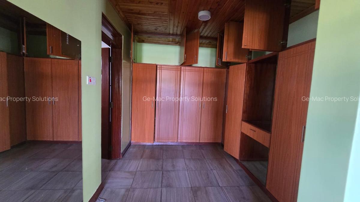 5 Bed House with En Suite in Nyari - 12