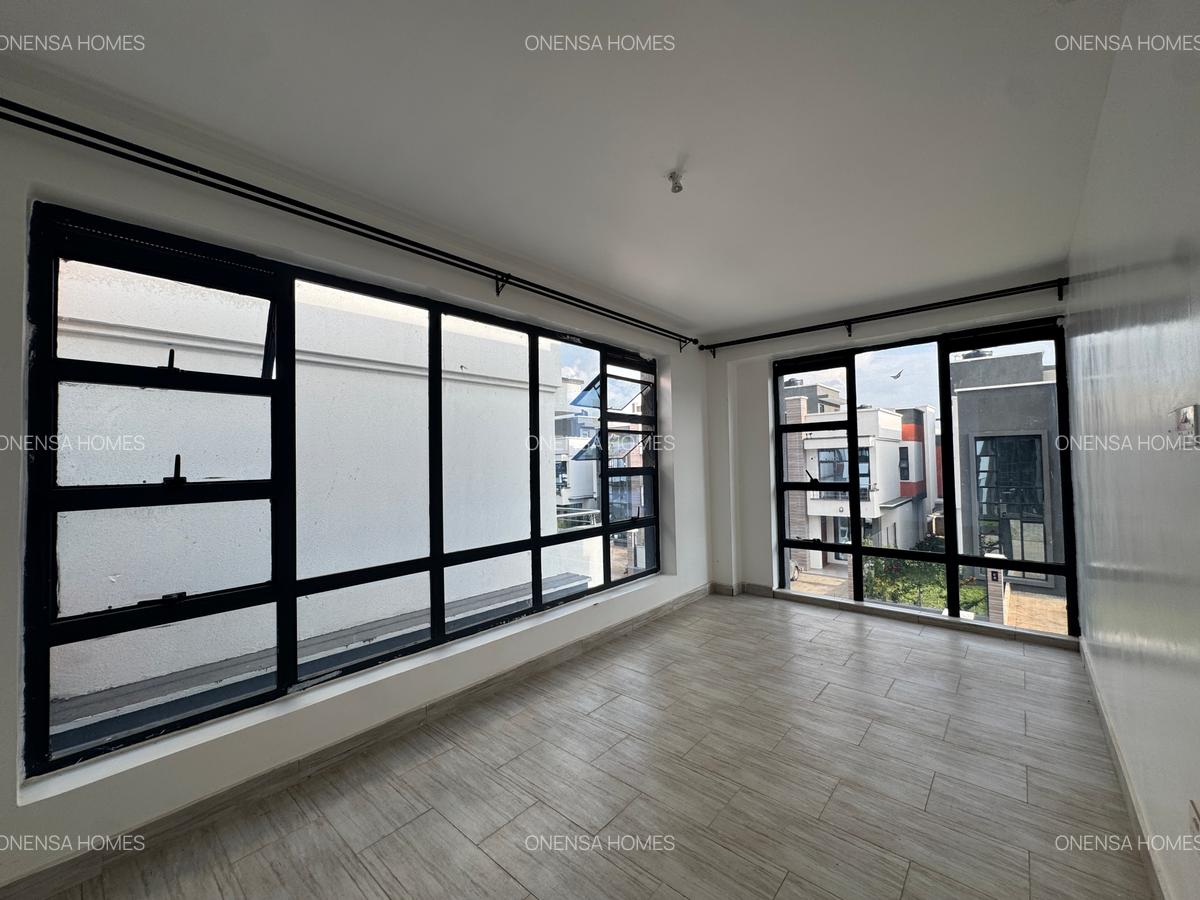 4 Bed Villa with En Suite in Eastern ByPass - 8