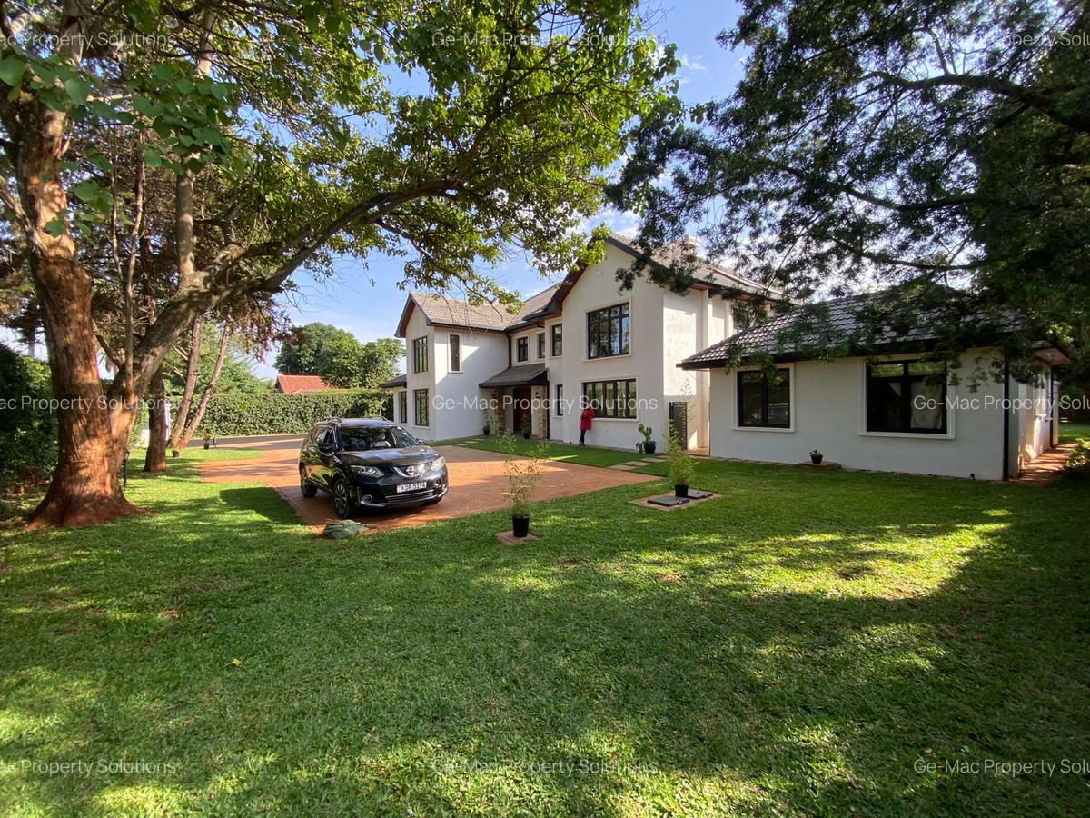 5 Bed House with En Suite in Runda - 2