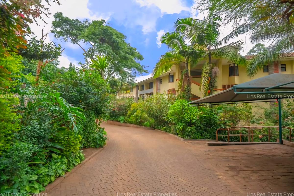 Serviced 4 Bed Apartment with En Suite in Riverside - 1