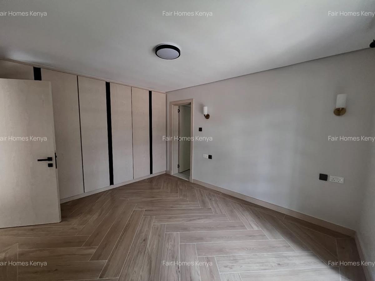 5 Bed Townhouse with En Suite at Convent Drive - 5