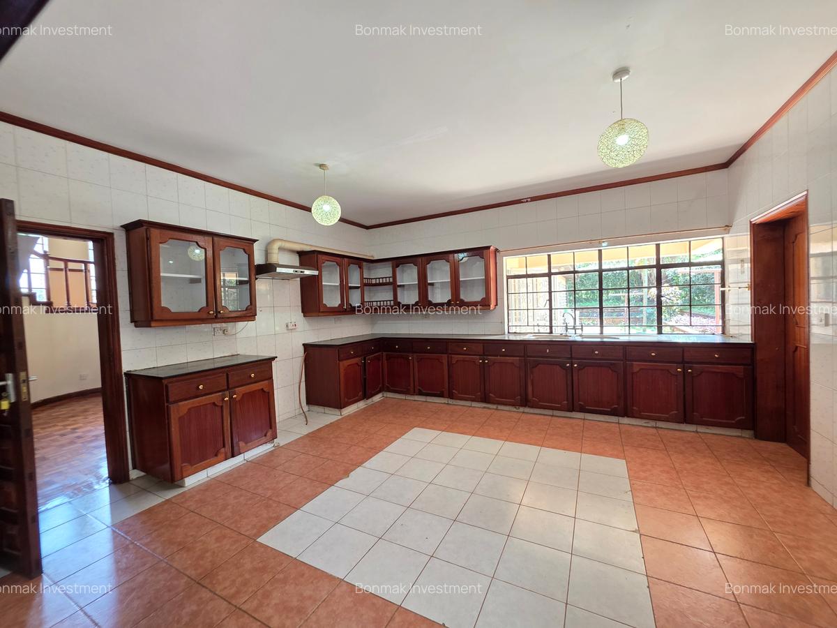5 Bed House with En Suite at Old Runda. - 7