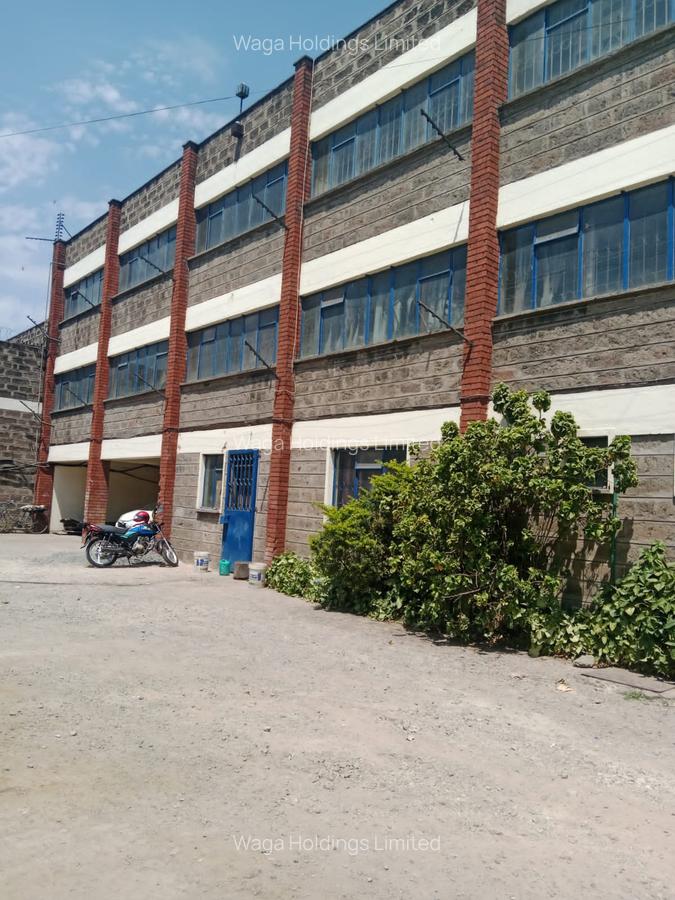 28,000 ft² Warehouse with Electric Fence at Falcon Road - 1