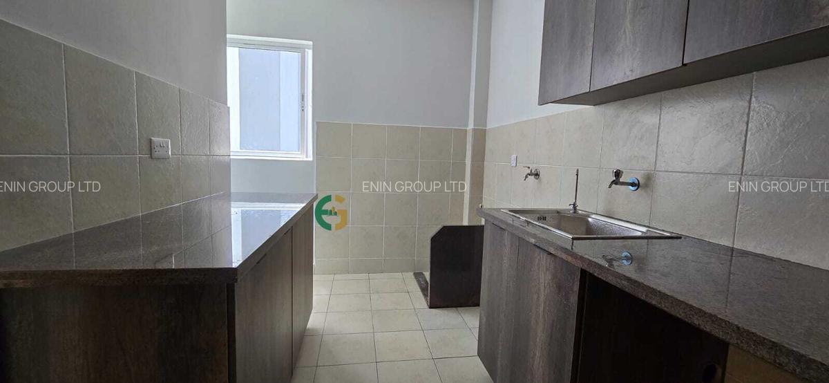 3 Bed Apartment with Swimming Pool in Riverside - 6