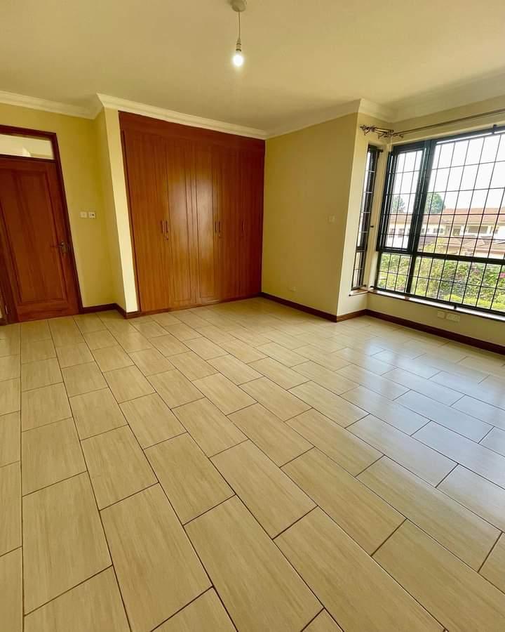 4 Bed Townhouse with En Suite at Tara Road - 7