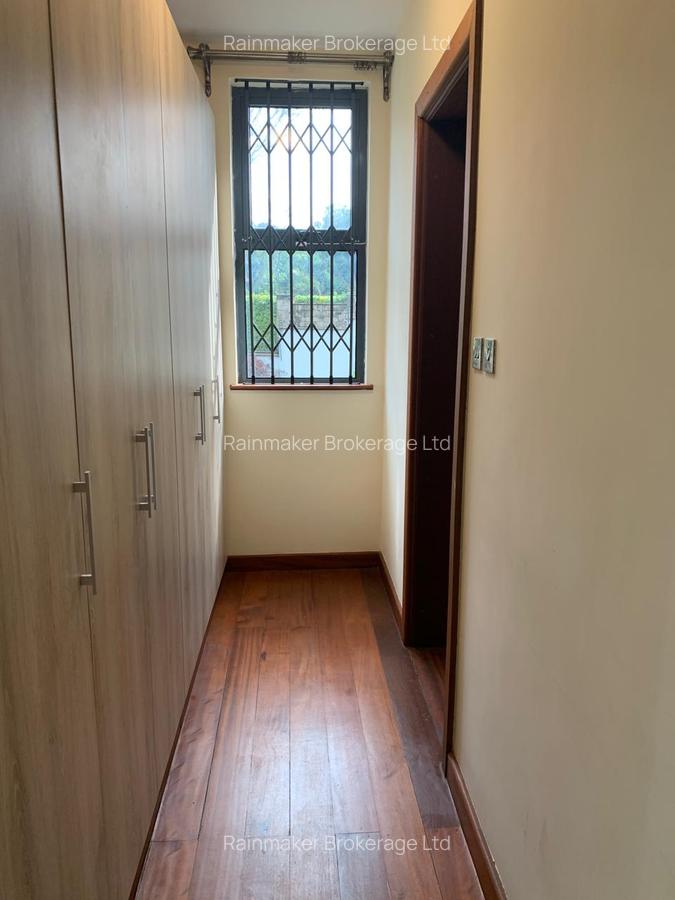 7 Bed House with En Suite in Nyari - 12