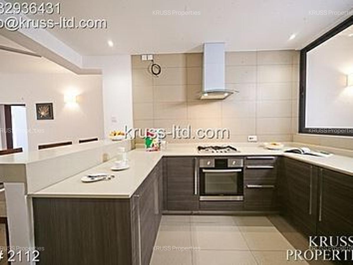 3 Bed Apartment with En Suite at As2458 - 2