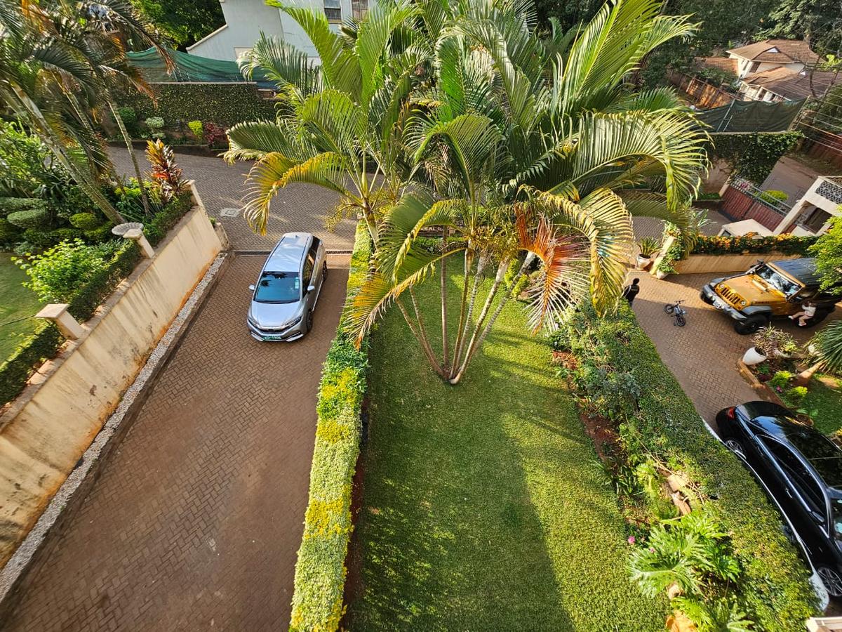 4 Bed Townhouse with En Suite in Lavington - 11