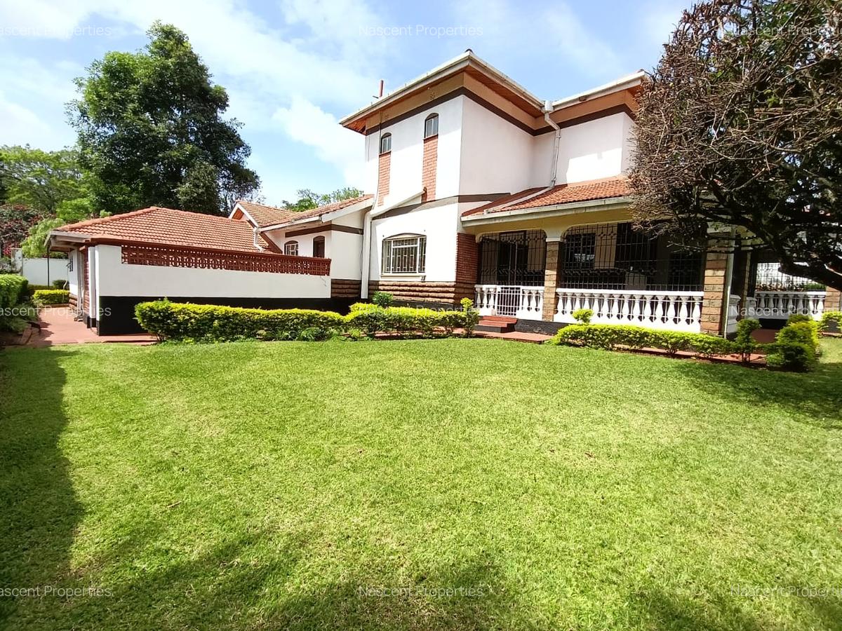 5 Bed House with En Suite in Rosslyn - 2