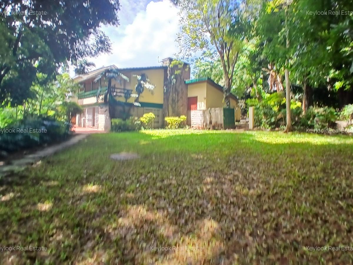5 Bed House with En Suite at Lavington - 4