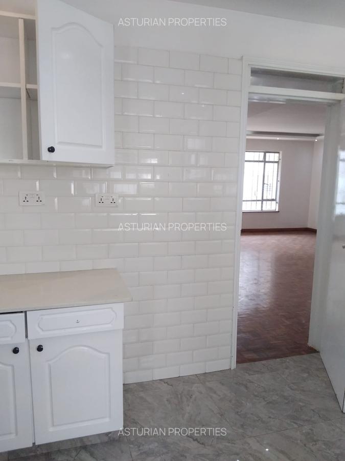 4 Bed Apartment with En Suite in Riverside - 17