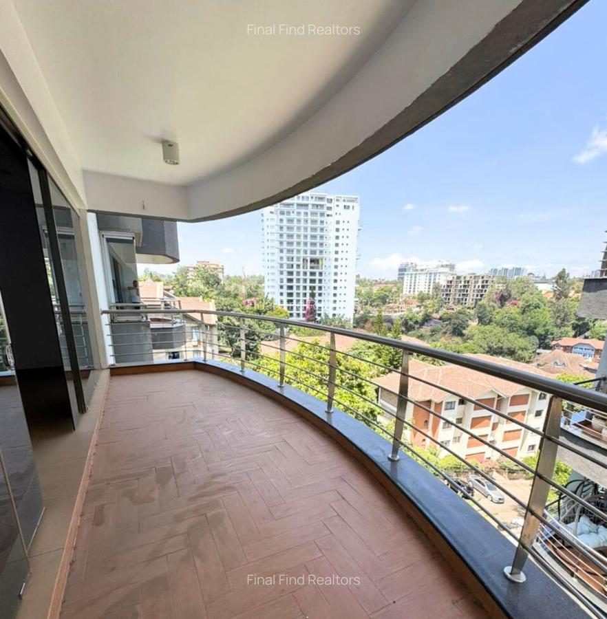 3 Bed Apartment with En Suite in Riverside - 3