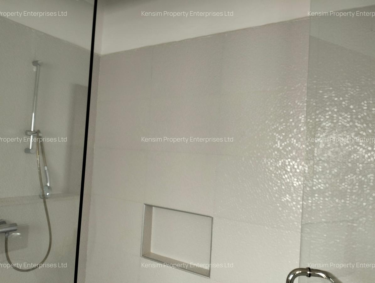 4 Bed Townhouse with En Suite in Spring Valley - 17