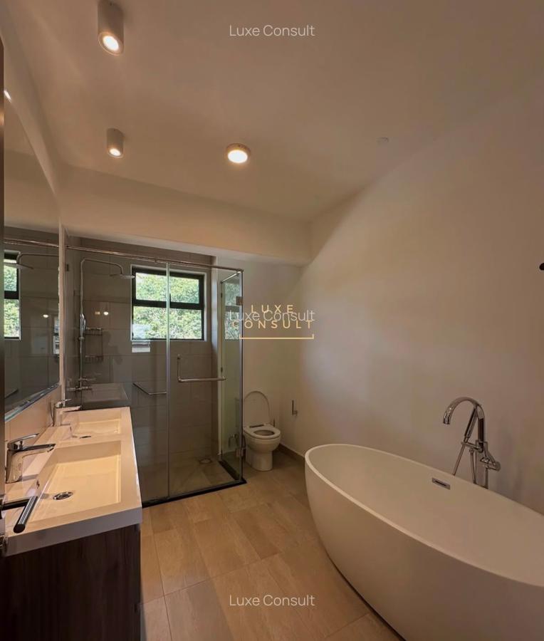 4 Bed Townhouse with En Suite in Rosslyn - 9