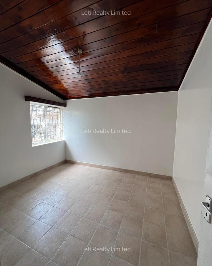5 Bed Townhouse with En Suite in Lavington - 4