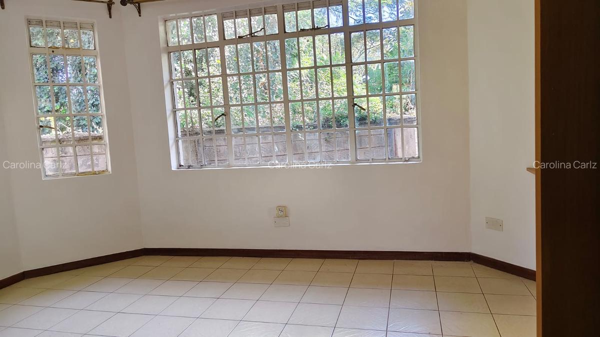 4 Bed Townhouse with En Suite at Spring Valley - 16