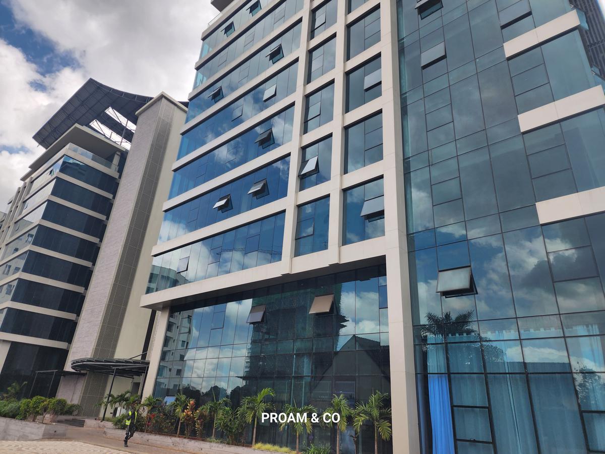 6,000 ft² Commercial Property with Service Charge Included at Riverside Lane - 4