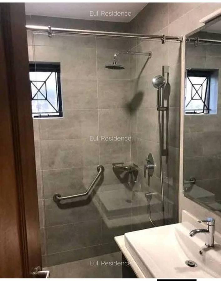 2 Bed Apartment with En Suite at Rhapta Rd - 6