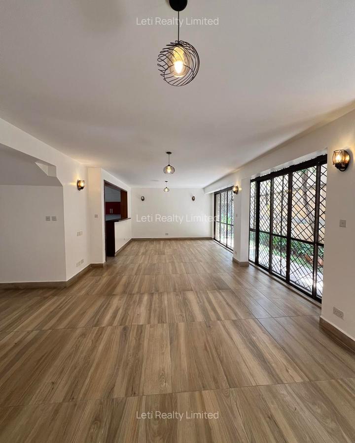 5 Bed Townhouse with En Suite in Lavington - 2