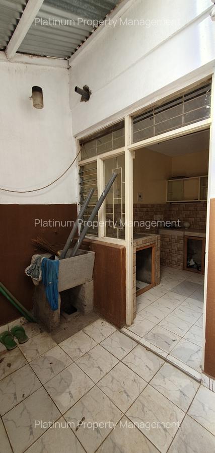 4 Bed House with Garden at Mpaka Rd - 11