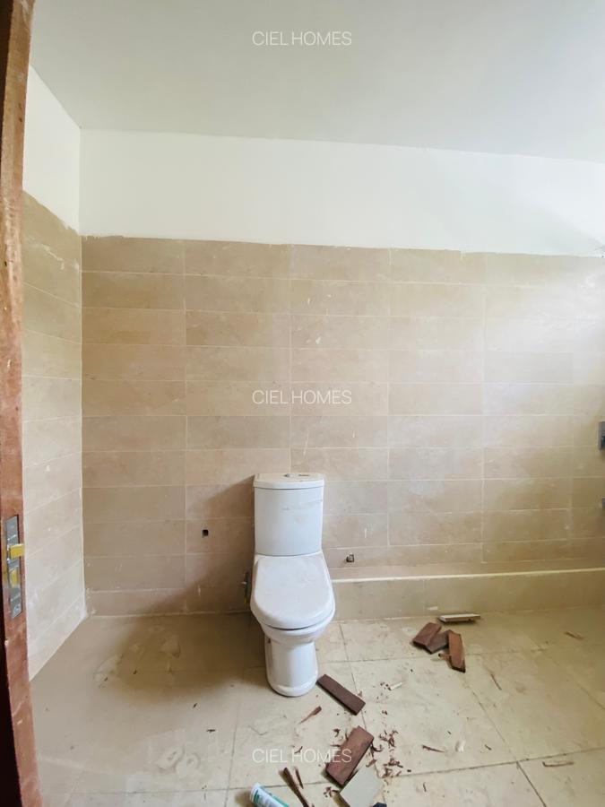 4 Bed Villa with En Suite in Lavington - 16