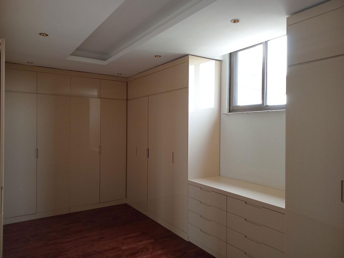 4 Bed Apartment with En Suite in Parklands - 7