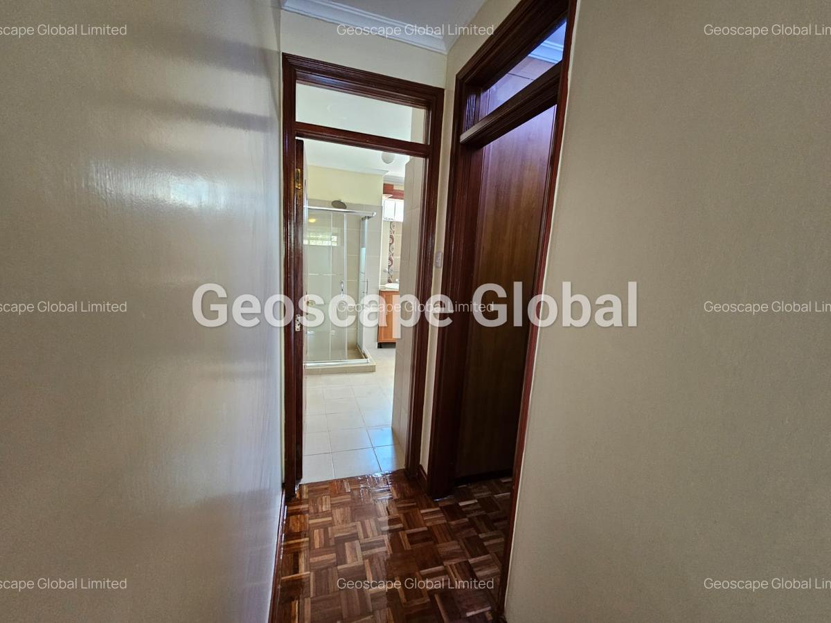 4 Bed Villa with En Suite in Nyari - 12