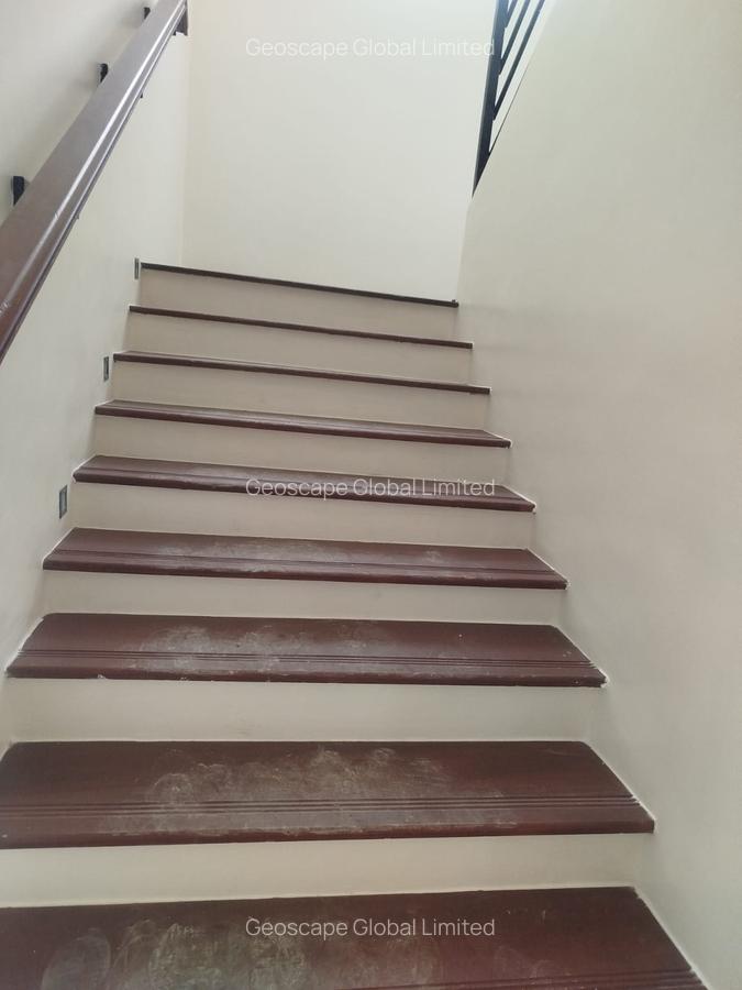 4 Bed Apartment with En Suite in General Mathenge - 9