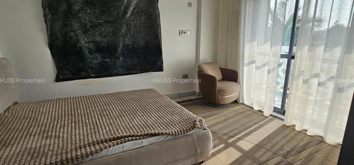 1 Bed Apartment with Lift at As153 - 3