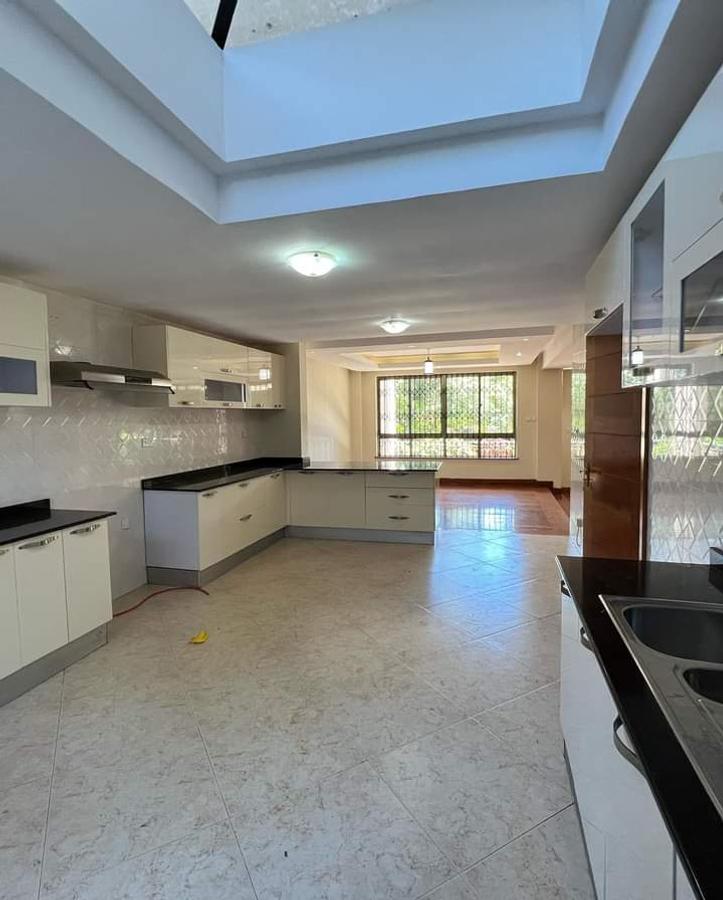 5 Bed Townhouse with En Suite in Lavington - 7