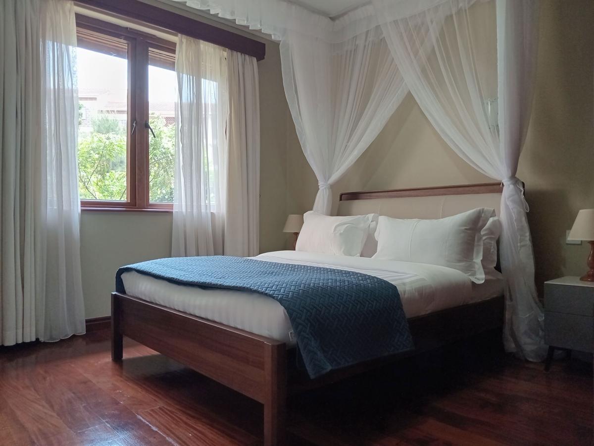 Serviced 3 Bed Apartment with En Suite in Upper Hill - 10