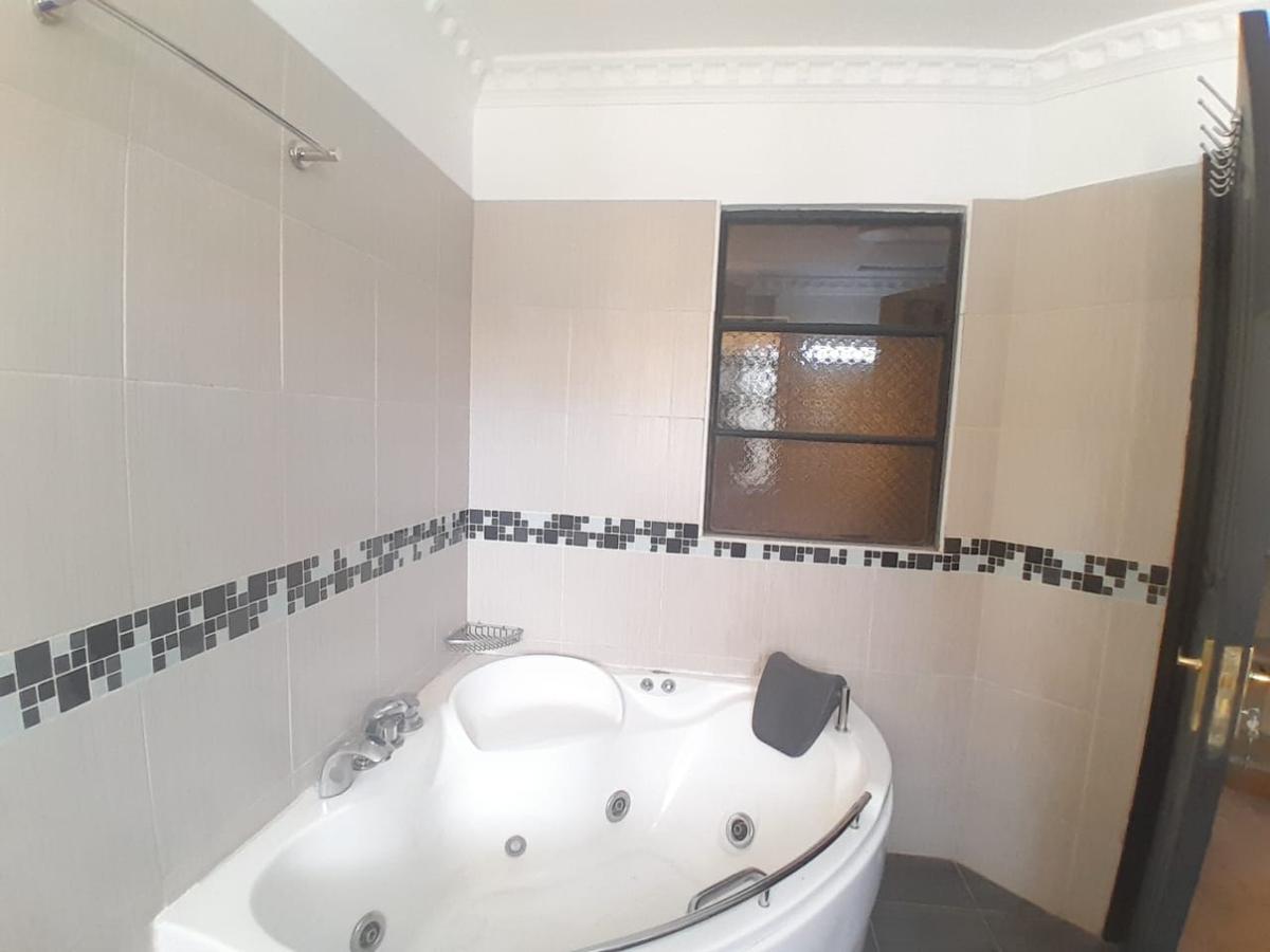 5 Bed Townhouse with En Suite at Convent Drive - 8