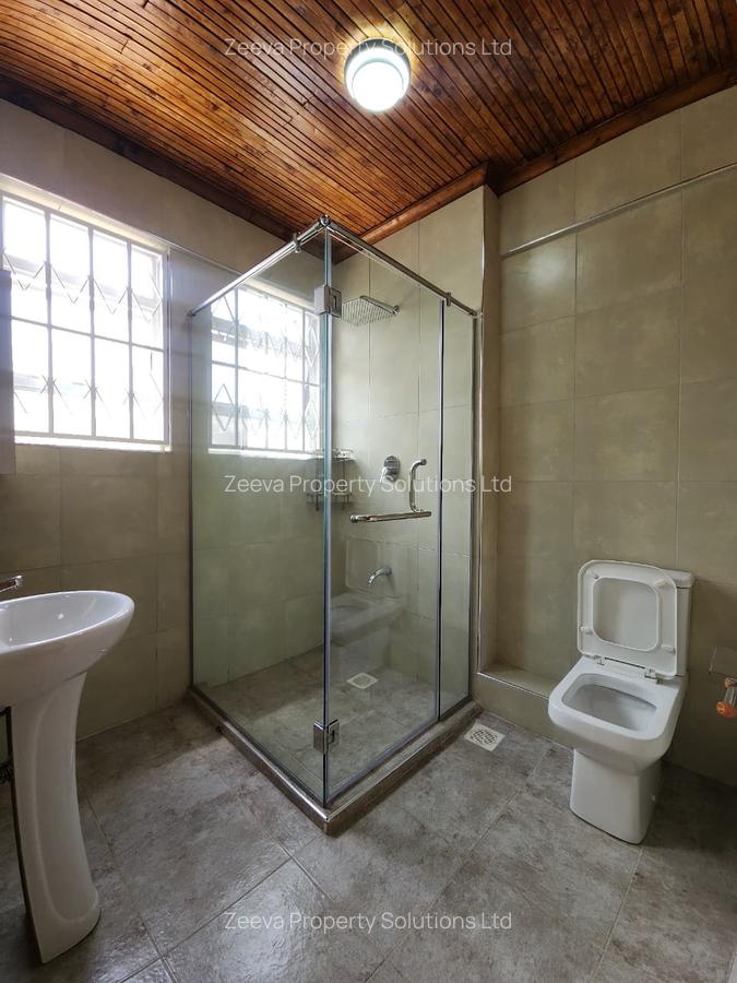 4 Bed House with En Suite in Spring Valley - 13