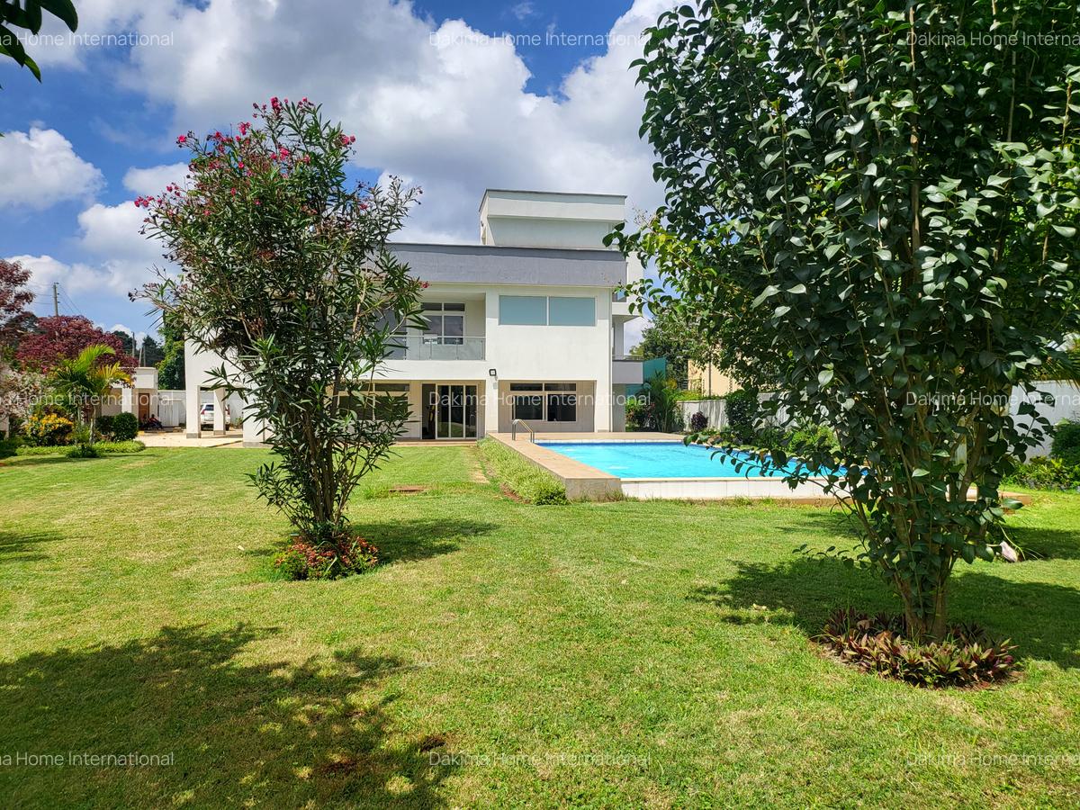 5 Bed House with En Suite in Runda - 16